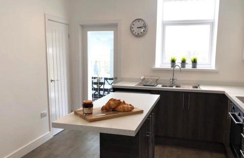 Rhondda Valleys with Breathtaking Riverside Views - Foto 4