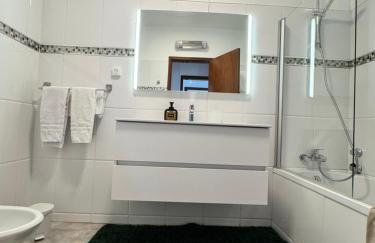 Casa Julio-Rooftop Terrace & Pool 5 Min to Beach - Foto 6