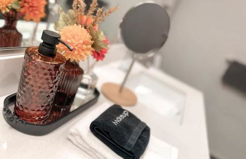 The Nichols Getaway - Fort Worth - SameDay Booking - Photo 7