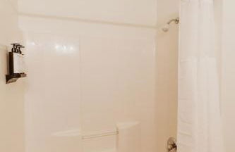 Mt Merritt Suite Logan Health Nearby - Photo 13