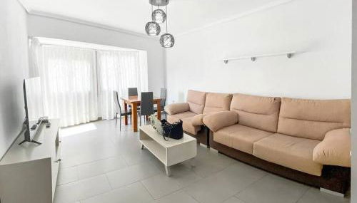 Elegant 4 beds near train station upto 10 Pax - Foto 2
