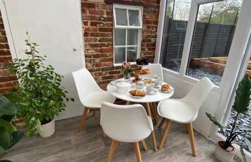 Tipsy Cottage with fire-pit and BBQ - Foto 7