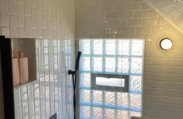 Historic Glacier Getaway with Spectacular Views-20mins to Glacier National Park-10mins to airport and walkable to downtown! - Foto 3