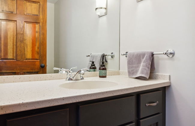 Slopeside In Okemo - Beautifully Renovated Spacious Family Townhouse 3 Bedroom Townhouse by RedAwning - Foto 23