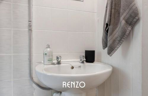 Vibrant and Cosy 3-Bed Home in Nottingham by Renzo, Perfect for Contractors, Free Parking! - Foto 23