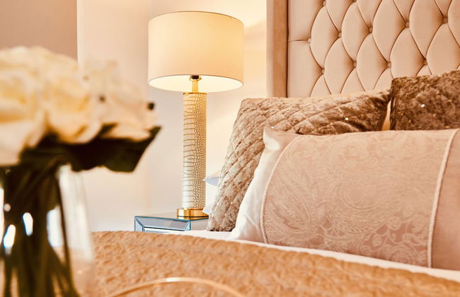 Deluxe City Centre Apt Balcony & View & Free Parking - Photo 5