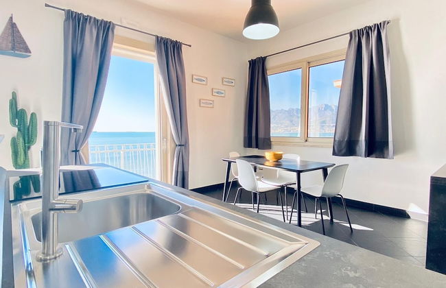 Sea View Apartment with balcony - Photo 8