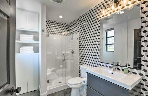 Unique Texas Home in Converted Gas Station! - Foto 16