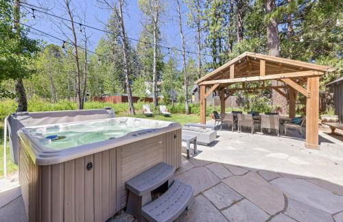 Rustling Grove in Tahoe City - Pet-Friendly, Walking Distance to Downtown and Lake - Private Hot Tub - Foto 1