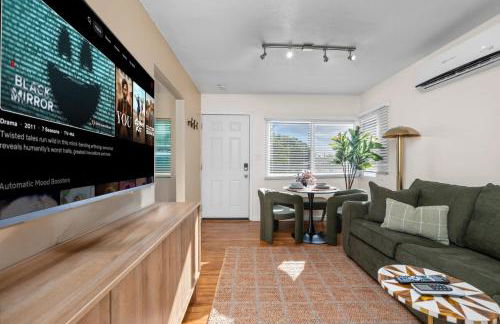 Stylish 1BR Home with Parking Near Zoo & Downtown - Foto 8
