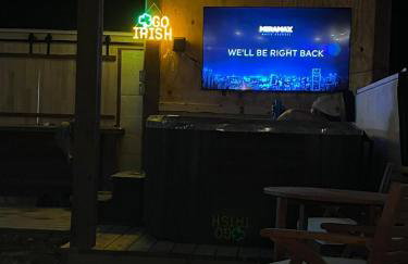 Large Five Bedroom house with outdoor patio with Jacuzzi and television! - Foto 21