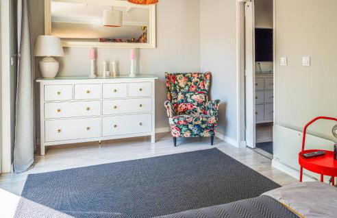 Holiday Home Right on the Lake, Sauna, Jacuzzi - Foto 34