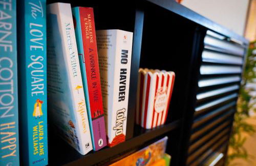 Moonlight Lodge - 4 bedroom Barn with Hot Tub! - Foto 42