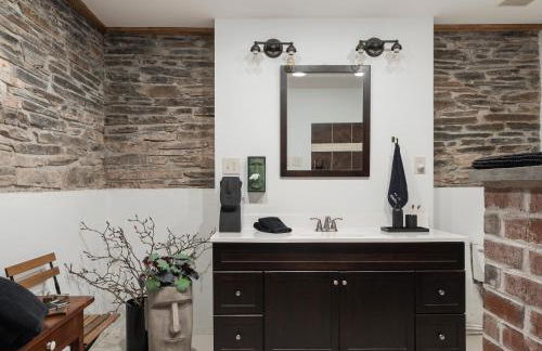 Chic Farmhouse Woodstock Saugerties Skiing HITS - Photo 6