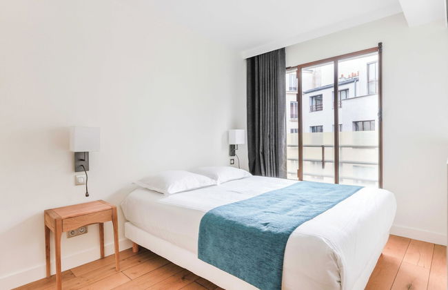 Newly Renovated Loft Bastille - Photo 4