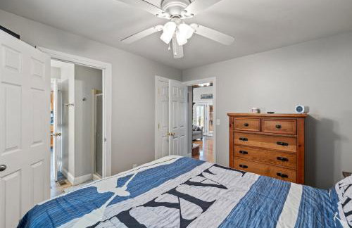 Little blue house on the lake - Photo 49