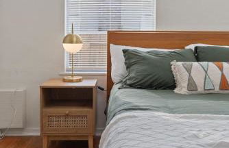 Modern Moroccan Villa w/ Firepit, BBQ + Game Room! - Foto 47