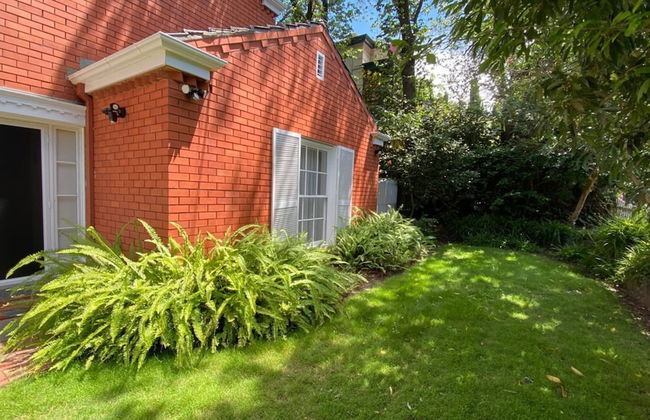 Elegant 2-bedroom House in Prahran w/ Parking! - Foto 15