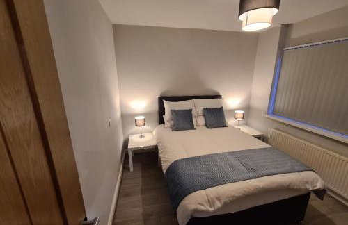 Whole House - 4 Bedrooms - Parking - Sleeps 8 - Foto 21