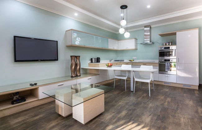 Fallsway Suites - Photo 10