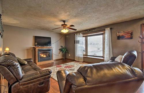 Tranquil Family Home with Yard, 14 Mi to Springfield - Foto 1