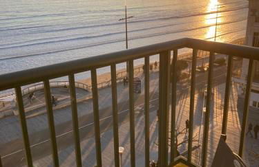 Les pieds dans l'eau - Photo 1