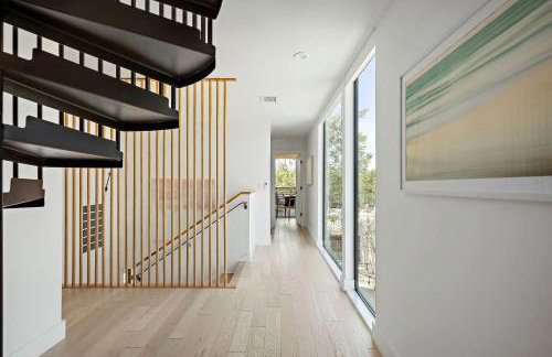 Rooftop Deck, DT City Views, Modern Eastside Oasis - Foto 35