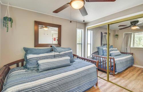 La Grange Home with Covered Patio and Gas Grill! - Foto 12