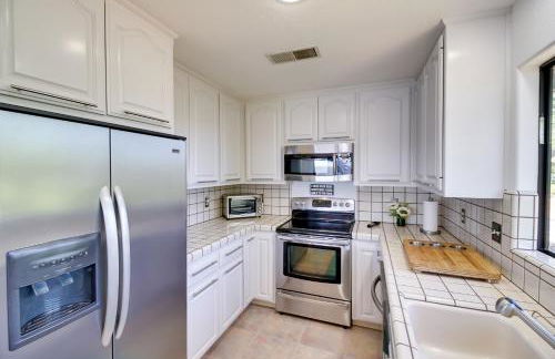 Idyllic Kelseyville Home with 2 Decks and Views! - Foto 8