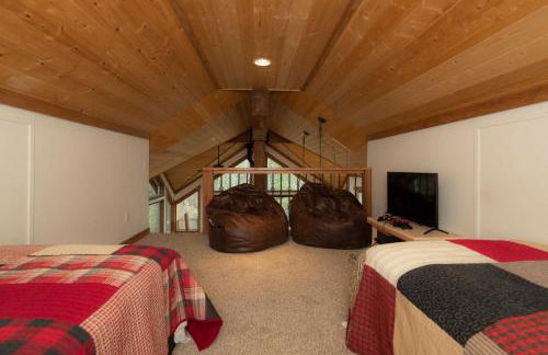 Alpine Recharge by KABINO Huge Views Hot tub Garage PS3 WiFi Loft - Foto 17