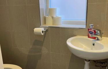 Spacious 3 bed with driveway - Foto 16