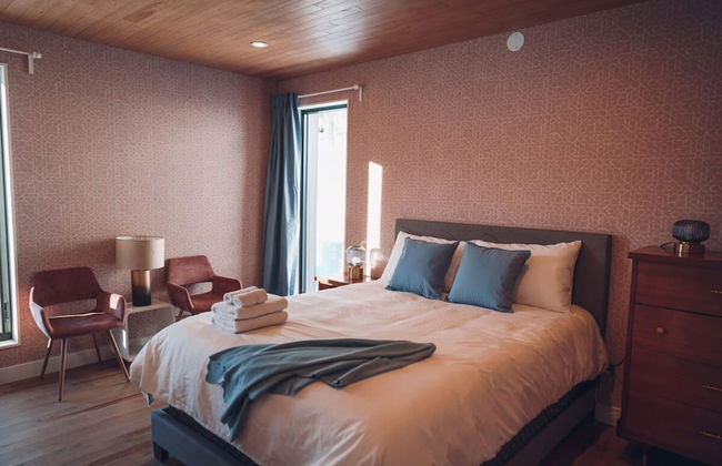 Lakeview Mid Century Luxury Cottage Citq 311414 - Photo 51