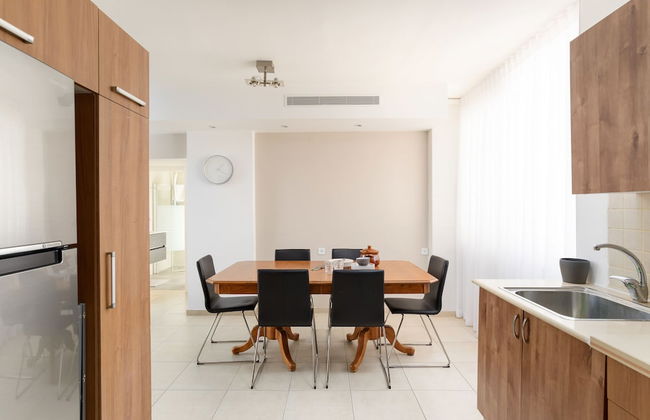 Bright and Fresh Family Home near Beach - Foto 25