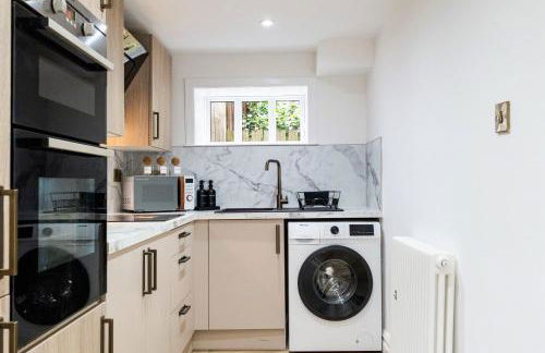 2 Bedroom Cottage-Free Parking - Photo 21