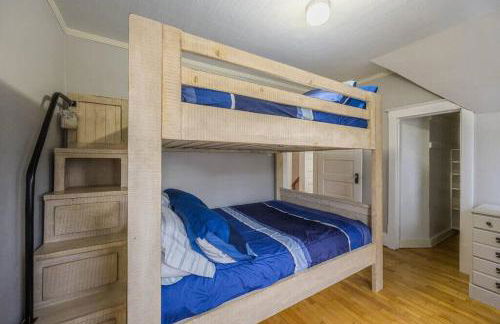 Spacious Downtown Character Home - 4 bedroom 3 bath Lawrence University College Ave - Photo 11