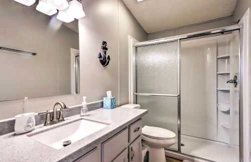 8 Mi to Beach Lake-View Haven in Linn Creek! - Foto 23