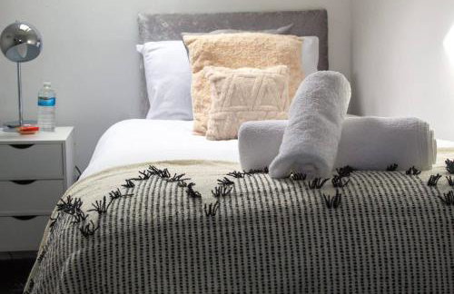 Spacious Large Group House Near NEC and Airport - Foto 61