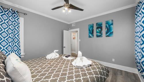 Quirky & Chic 3BR in Montrose - Perfect for Families & Groups - Foto 2