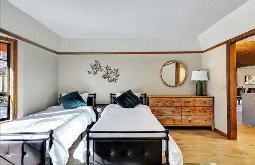 The Gathering Place! Sleeps 24, Lakeview, Game room - Foto 15