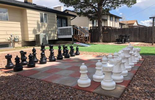 Turquoise Twin ★Vacation COS★3 King Beds★Near AFA - Foto 37