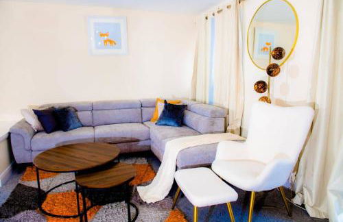 House - Sleeps 7 - Parking - 10Min Drive to Centre - Foto 1