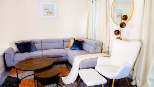 House - Sleeps 7 - Parking - 10Min Drive to Centre - Foto 1