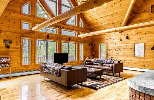 Secluded Cabin with Fireplace and Games in Lily Bay Township, Maine - Foto 3