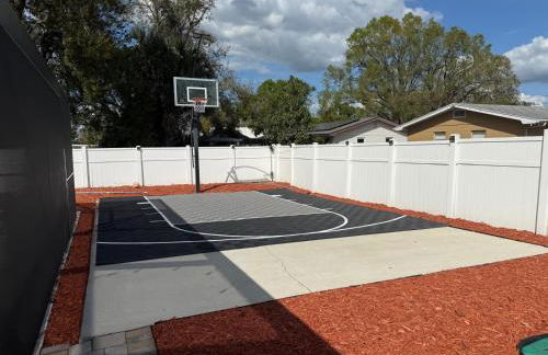 5 BR home with pool and outdoor fun - Foto 16