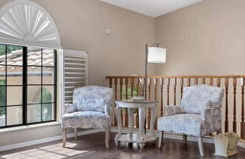 French Country Charm with Pool and Mountain Views - Foto 2