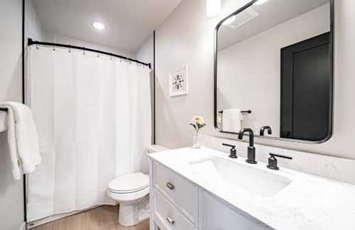 Stylish Townhome Walkable Garage - Foto 24