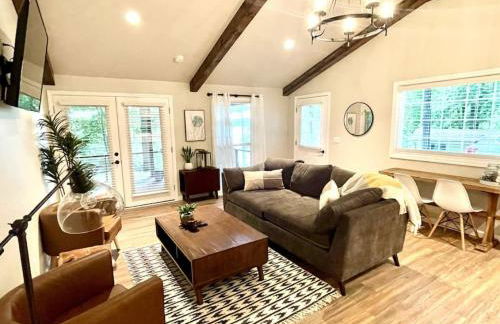 Dreamy Cottage Getaway with Sunset Lakeview - Foto 1