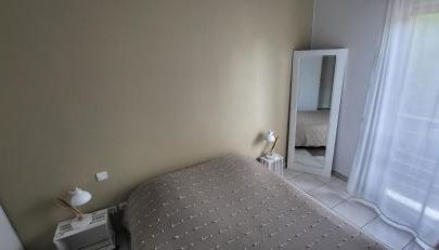 Appartement 2 chambres Balcon Parking privé Centre Village - Foto 5