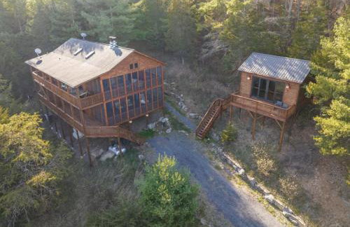 Cabin in Lost City WV with Hot Tub and Pet Friendly - Foto 12