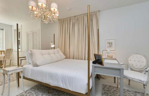 Private DC Retreat on Iconic East Capitol St - Photo 3